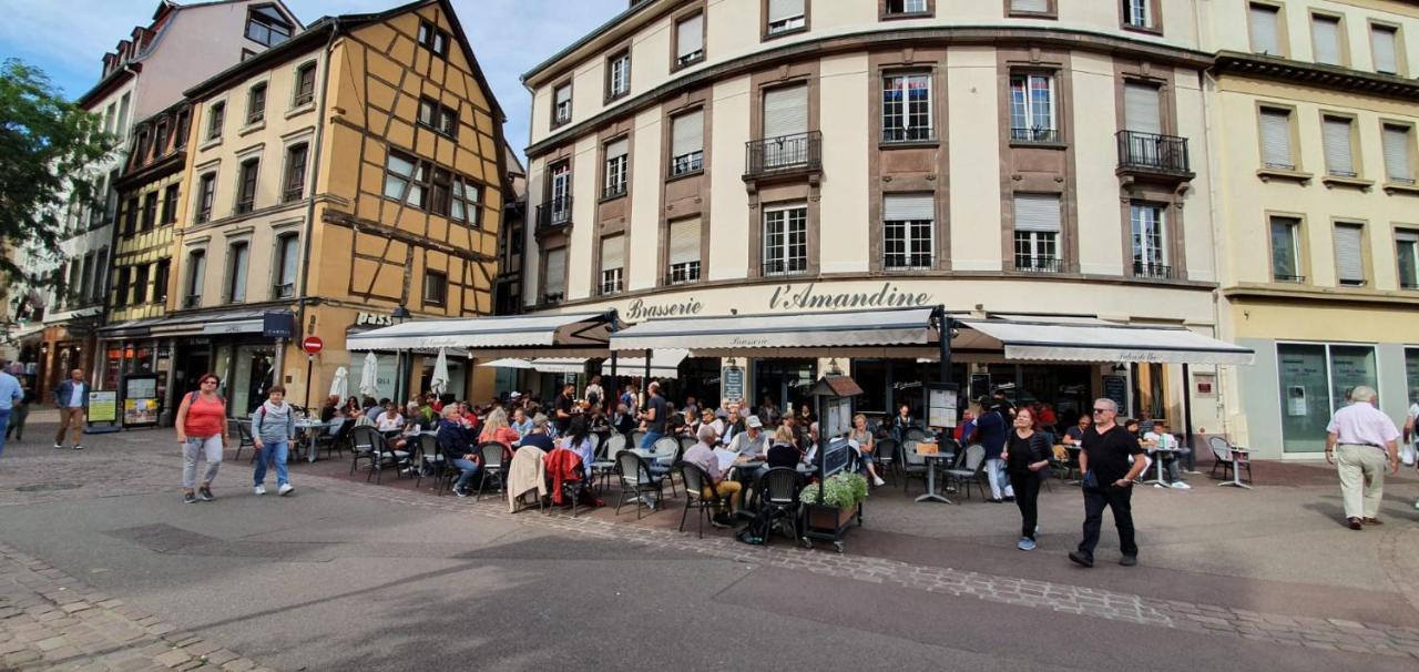 Le Red St Leon : Lit Queen Size * Wifi * Ideal Couple Colmar Kültér fotó